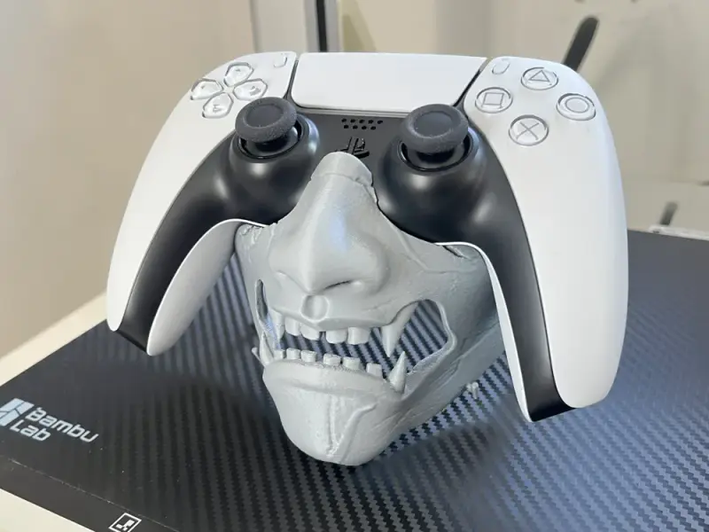 3D модель Yotei Ghost Controller Holder PS5 — 3D-друкований тримач для геймпада | Підставка Львів — 3D друк Львів